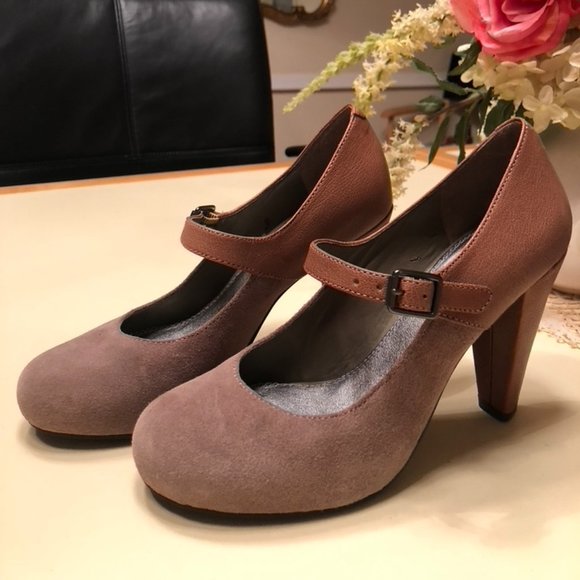 Giani Bernini Shoes - Suede and Leather Classic Pumps